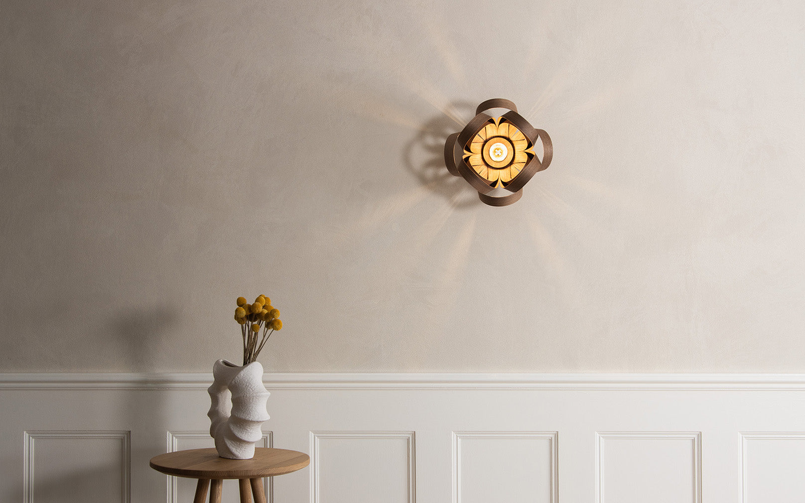 Skipper Wireless Wall Light