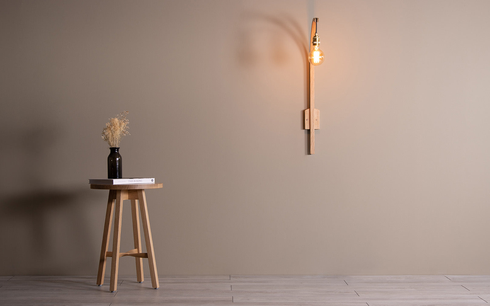 Tilow Wall Light